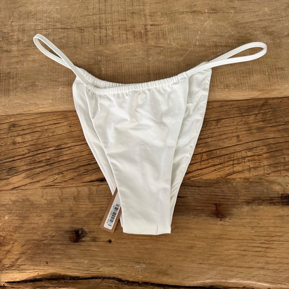 NWT Skims Recycled Swim String Bikini Bottom ~ Medium ~ Snow - Picture 3 of 5